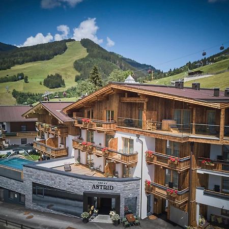 Hotel Astrid - Inklusive Kostenfreier Jokercard Saalbach-Hinterglemm Dış mekan fotoğraf